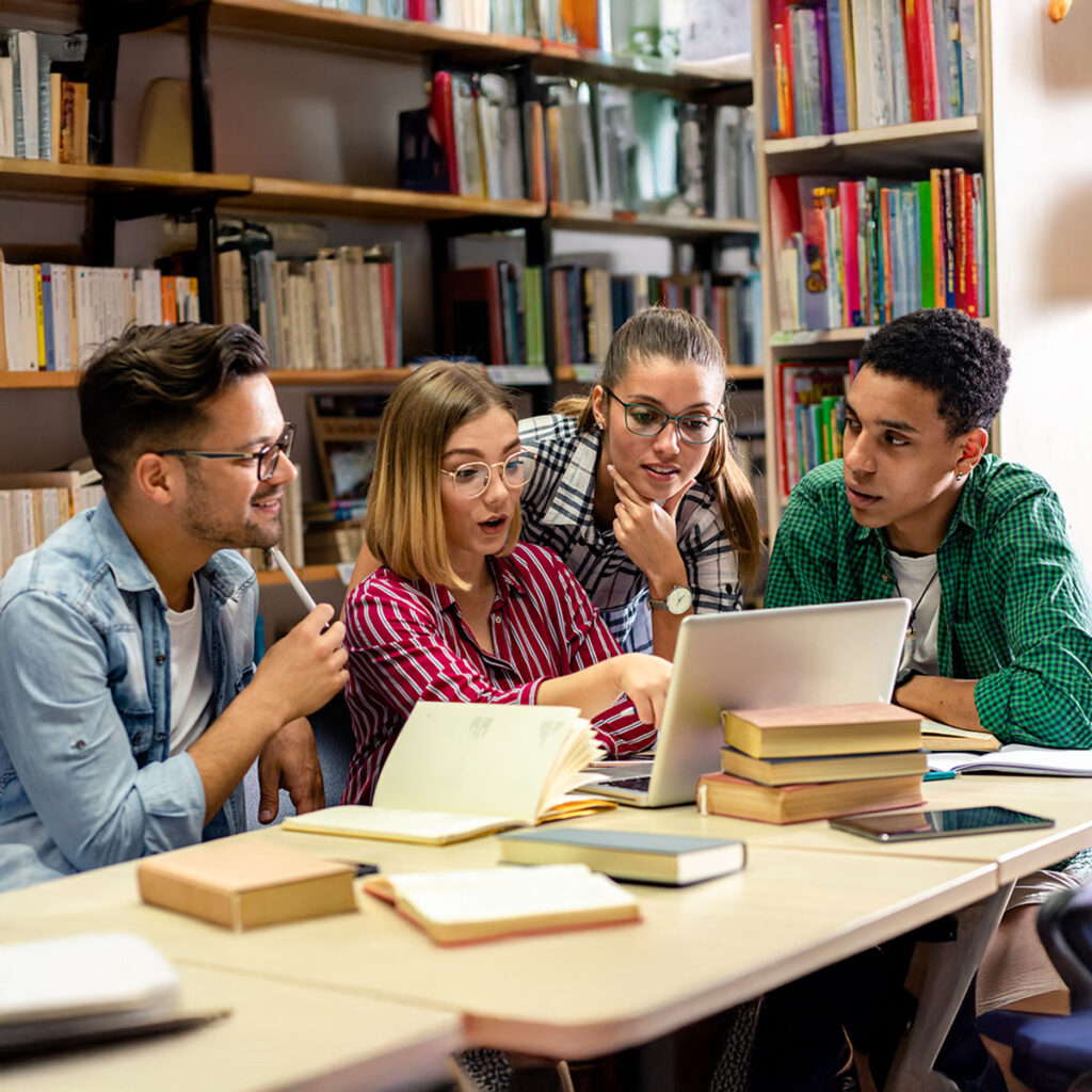 Collegio di Merito Ferrante d'Aragona all'Aquila – residenza universitaria d’eccellenza per studenti meritevoli, con servizi di alta qualità e ambiente internazionale nel cuore del capoluogo abruzzese