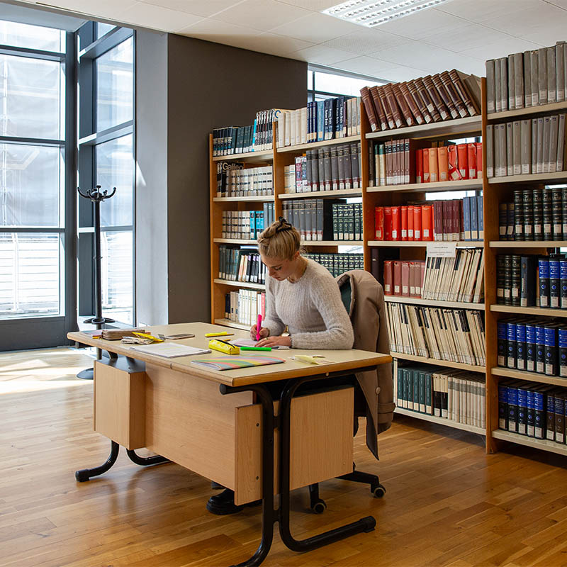 Collegio di Merito Ferrante d'Aragona all'Aquila – residenza universitaria d’eccellenza per studenti meritevoli, con servizi di alta qualità e ambiente internazionale nel cuore del capoluogo abruzzese